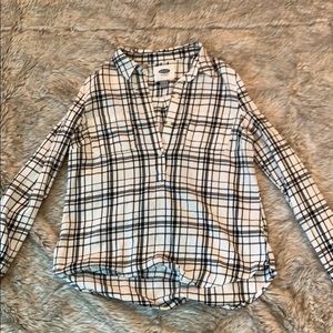 Long sleeve tunic shirt.